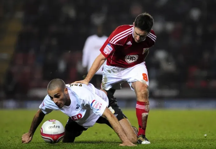 Framed Print : Bristol City vs Swansea City: Lee Johnson vs Darren Pratley Battle for Ball in Championship Match, 01 / 02 / 2011 Framed Print : Bristol City vs Swansea City: Lee Johnson vs Darren Pratley Battle for Ball in Championship Match, 01 / 02 / 2011