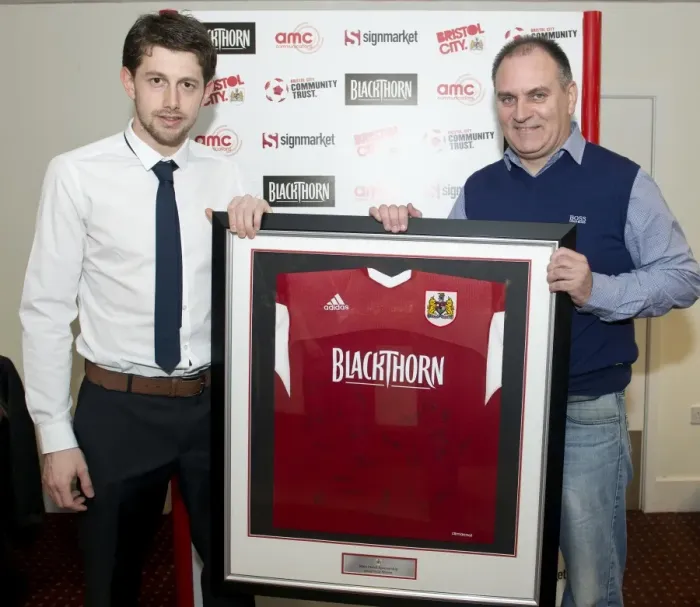Framed Print : Bristol City vs Swindon Town: Clash in Sky Bet League One (March 15, 2014)