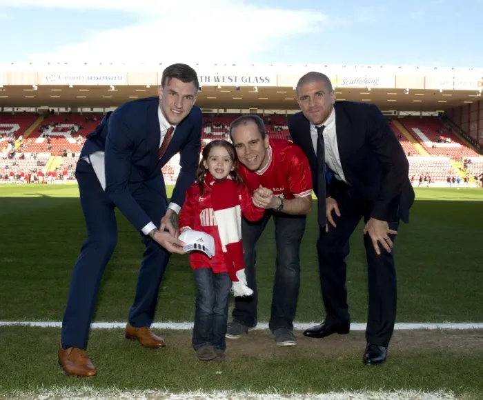 Framed Print : Bristol City vs Swindon Town Rivalry: A Football Clash at Ashton Gate, Sky Bet League One (15 / 03 / 2014)