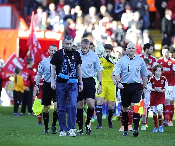 Bristol City vs Swindon Town: Ryan Casey Leads Out the Teams at Ashton Gate, Sky Bet League One