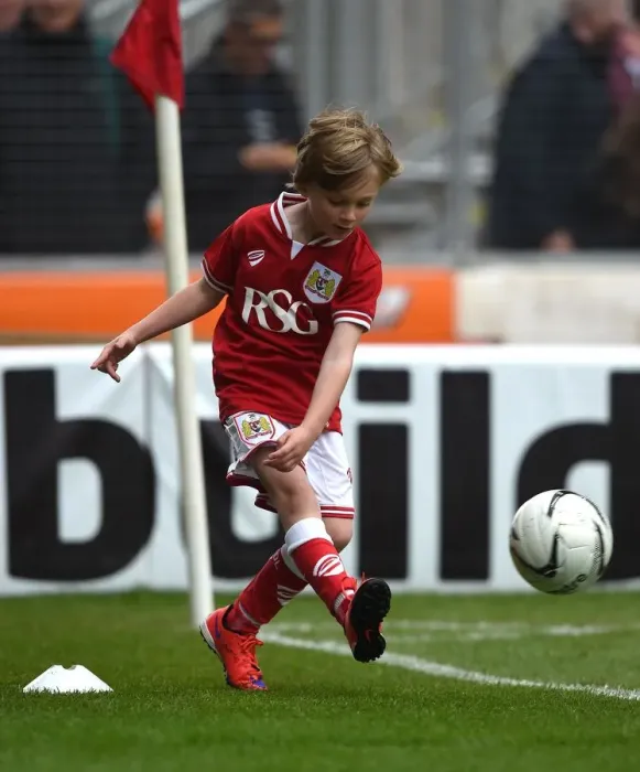 Framed Print : Bristol City vs Walsall: A Football Rivalry Unfolds at Ashton Gate, May 2015