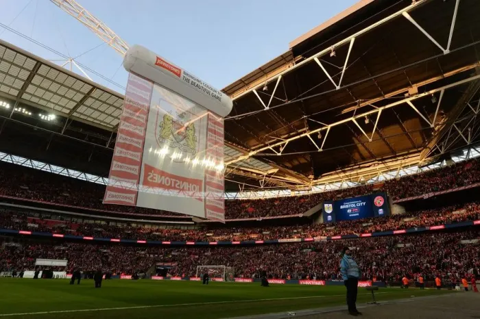 Framed Print : Bristol City vs Walsall: Johnstone's Paint Final at Wembley Stadium Framed Print : Bristol City vs Walsall: Johnstone's Paint Final at Wembley Stadium