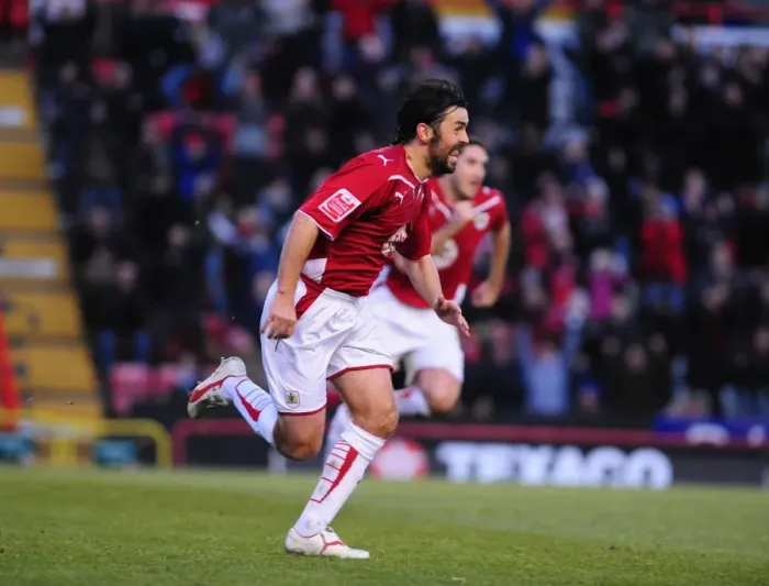 Framed Print : Bristol City vs. Watford: A Football Showdown - Season 09-10