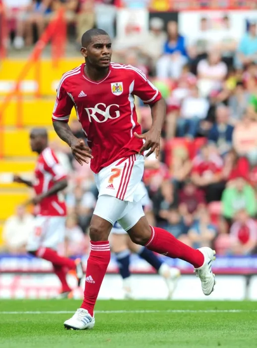 Framed Print : Bristol City vs West Brom: Marvin Elliott in Action - Championship Football Match, 2011 Framed Print : Bristol City vs West Brom: Marvin Elliott in Action - Championship Football Match, 2011
