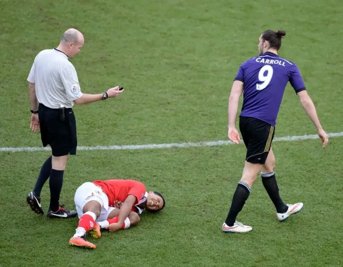 Framed Print : Bristol City vs West Ham: Korey Smith Fouls Andy Carroll Framed Print : Bristol City vs West Ham: Korey Smith Fouls Andy Carroll
