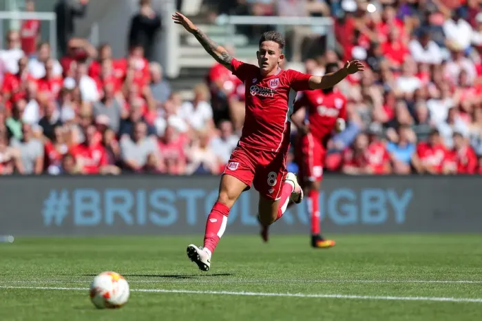 Framed Print : Bristol City vs Wigan Athletic: Josh Brownhill in Action, Sky Bet EFL Championship, Ashton Gate Stadium Framed Print : Bristol City vs Wigan Athletic: Josh Brownhill in Action, Sky Bet EFL Championship, Ashton Gate Stadium