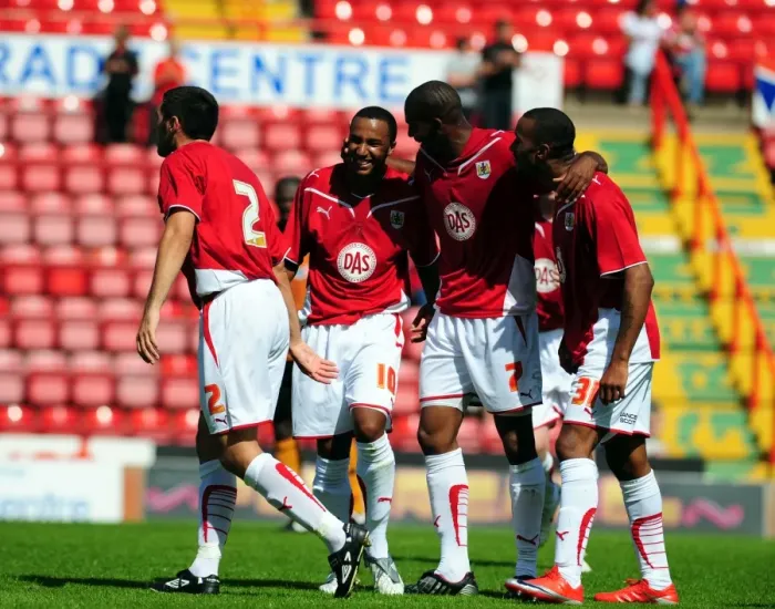 Framed Print : Bristol City vs. Wolverhampton Wanderers: Pre-Season Friendly (09-10) Framed Print : Bristol City vs. Wolverhampton Wanderers: Pre-Season Friendly (09-10)