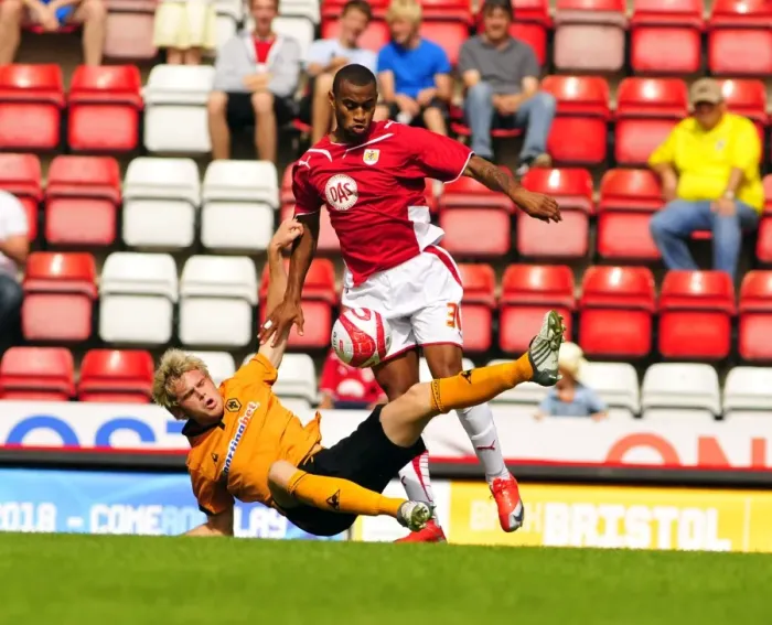 Framed Print : Bristol City vs. Wolverhampton Wanderers: Pre-Season Friendly (09-10) Framed Print : Bristol City vs. Wolverhampton Wanderers: Pre-Season Friendly (09-10)