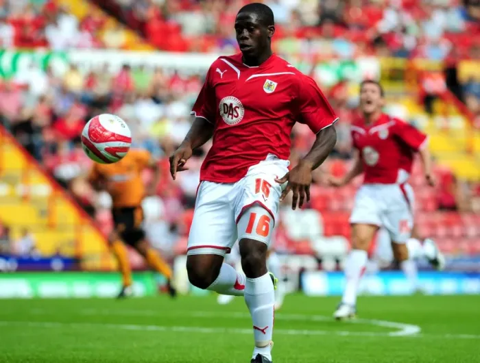 Framed Print : Bristol City vs. Wolverhampton Wanderers: Pre-Season Friendly (09-10) Framed Print : Bristol City vs. Wolverhampton Wanderers: Pre-Season Friendly (09-10)