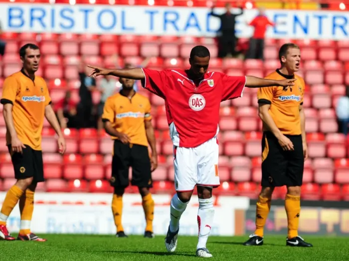 Framed Print : Bristol City vs. Wolverhampton Wanderers: Pre-Season Friendly (09-10) Framed Print : Bristol City vs. Wolverhampton Wanderers: Pre-Season Friendly (09-10)
