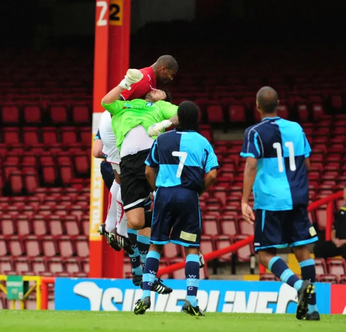 Framed Print : Bristol City vs Wycombe Wanderers: 2009-10 Pre-Season Friendly Framed Print : Bristol City vs Wycombe Wanderers: 2009-10 Pre-Season Friendly