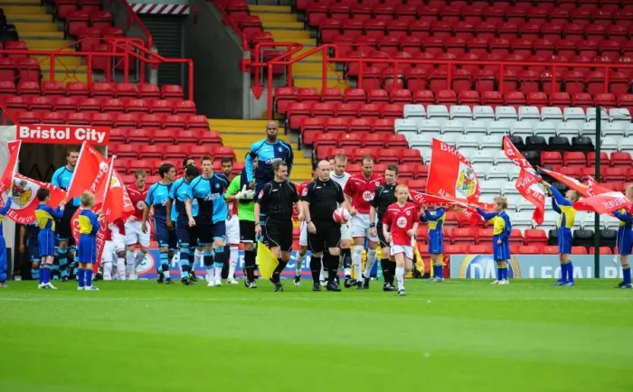 Framed Print : Bristol City vs Wycombe Wanderers: 2009-10 Pre-Season Friendly Framed Print : Bristol City vs Wycombe Wanderers: 2009-10 Pre-Season Friendly