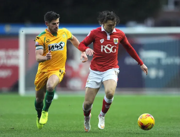 Framed Print : Bristol City vs Yeovil Town: Luke Freeman vs Joe Edwards Clash at Ashton Gate, Sky Bet League One
