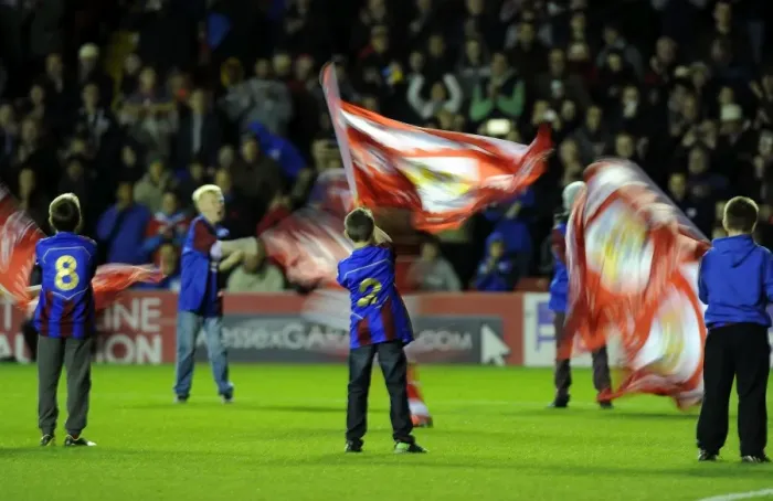 Framed Print : Bristol City Welcomes Bradford City: Guard of Honor at Ashton Gate, October 2014 Framed Print : Bristol City Welcomes Bradford City: Guard of Honor at Ashton Gate, October 2014