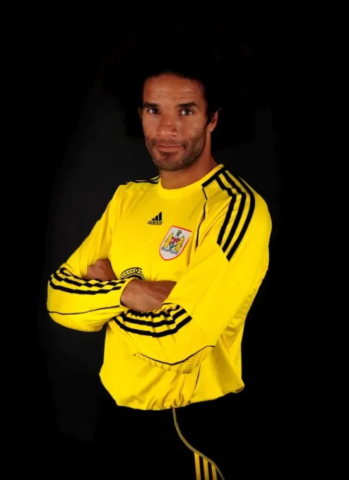Framed Print : Bristol City Welcomes England's No. 1: David James Joins the Squad Framed Print : Bristol City Welcomes England's No. 1: David James Joins the Squad