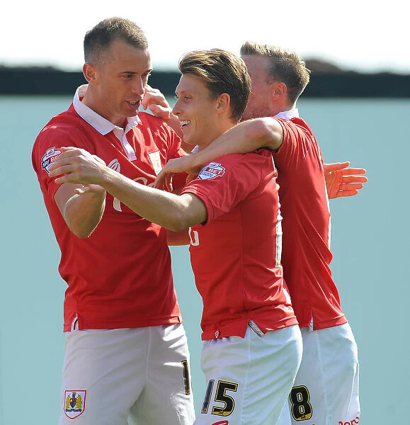 Bristol City: Wilbraham's Thrilling Goal Celebration vs Colchester United (August 16, 2014)