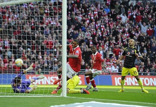 Bristol City Wins Johnstone's Paint Trophy: Mark Little Scores the Decisive Goal at Wembley
