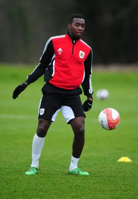 Framed Print : Bristol City: Yannick Bolasie in Intense Training Focus Framed Print : Bristol City: Yannick Bolasie in Intense Training Focus