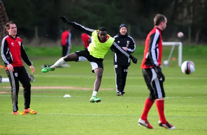 Framed Print : Bristol City: Yannick Bolasie in Training Focus Framed Print : Bristol City: Yannick Bolasie in Training Focus
