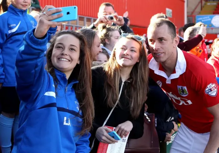 Framed Print : Bristol City's Aaron Wilbraham Celebrates with Fans after Win against Coventry City, 18th April 2015