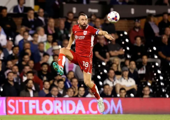 Framed Print : Bristol City's Aaron Wilbraham in Control at Craven Cottage during Fulham vs. Bristol City EFL Cup Match