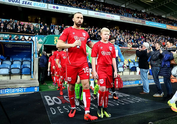 Bristol City's Aaron Wilbraham and Mascot Prepare for Huddersfield Clash, Sky Bet Championship (10.12.16)