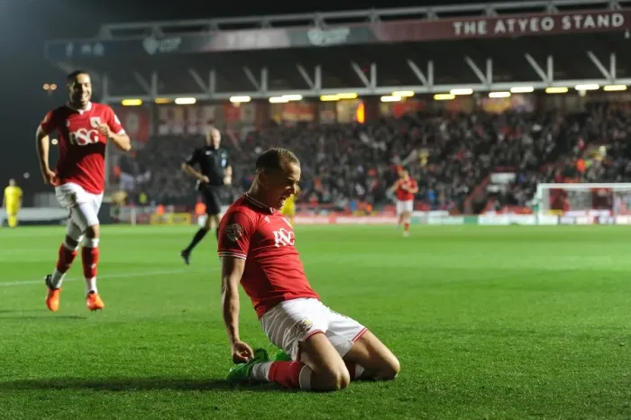 Framed Print : Bristol City's Aaron Wilbraham Scores the Opener Against Nottingham Forest at Ashton Gate, 2015