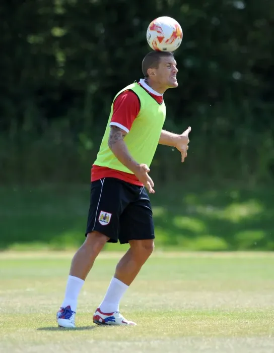 Framed Print : Bristol City's Adam El-Abd in Deep Focus during Training (July 2, 2014) Framed Print : Bristol City's Adam El-Abd in Deep Focus during Training (July 2, 2014)