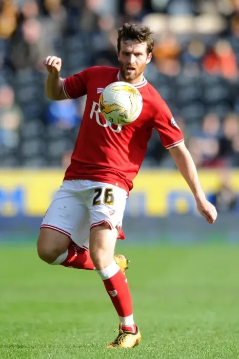 Framed Print : Bristol City's Adam Matthews at KC Stadium against Hull City, Sky Bet Championship 2016 Framed Print : Bristol City's Adam Matthews at KC Stadium against Hull City, Sky Bet Championship 2016