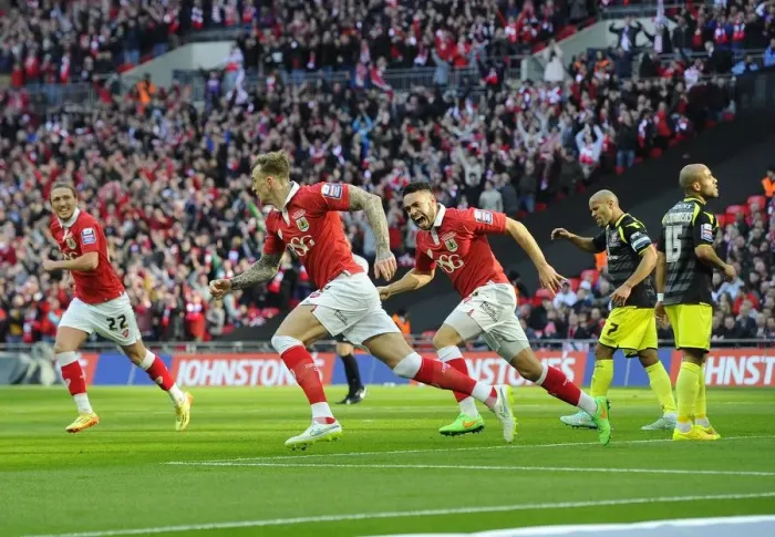 Framed Print : Bristol City's Aden Flint Scores the Opener in Johnstone's Paint Trophy Final Victory at Wembley Stadium Framed Print : Bristol City's Aden Flint Scores the Opener in Johnstone's Paint Trophy Final Victory at Wembley Stadium