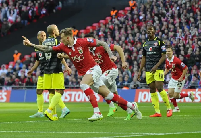Framed Print : Bristol City's Aden Flint Scores the Opener: JPT Final Victory over Walsall, 2015
