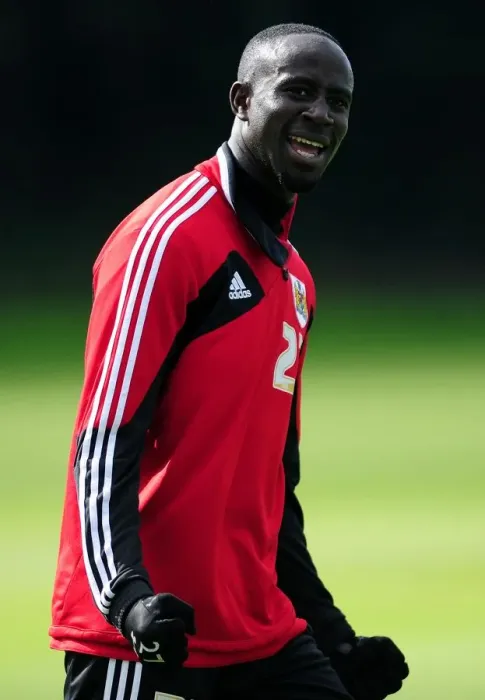 Framed Print : Bristol City's Albert Adomah in Action during Training, September 2012