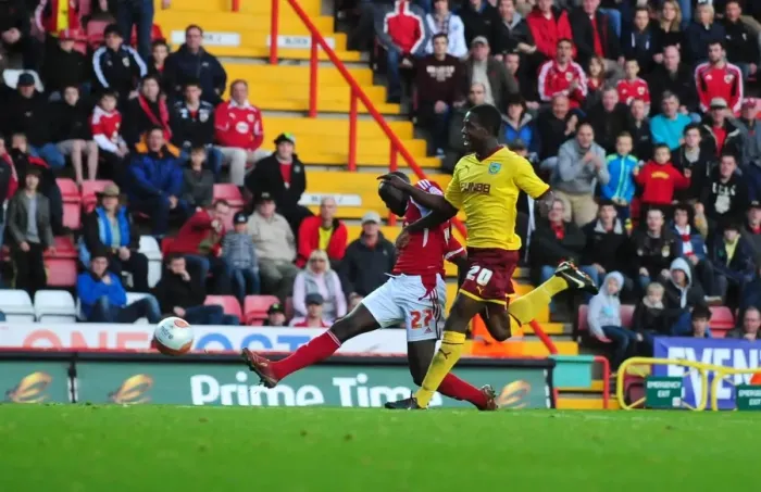 Framed Print : Bristol City's Albert Adomah Scores Championship-Winning Goal Against Burnley - 05 / 11 / 2011 Framed Print : Bristol City's Albert Adomah Scores Championship-Winning Goal Against Burnley - 05 / 11 / 2011