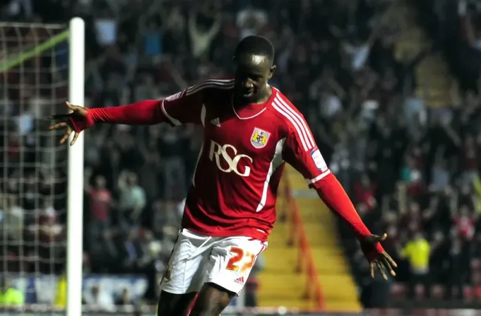 Framed Print : Bristol City's Albert Adomah Scores Opener Against Reading in Championship Match, September 2011 Framed Print : Bristol City's Albert Adomah Scores Opener Against Reading in Championship Match, September 2011