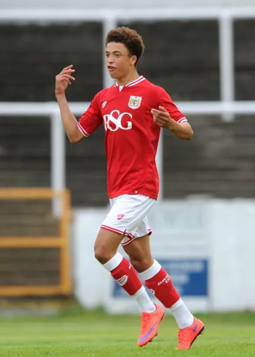 Framed Print : Bristol City's Ash Harper in Action during Pre-Season Friendly against Bath City (2015) Framed Print : Bristol City's Ash Harper in Action during Pre-Season Friendly against Bath City (2015)