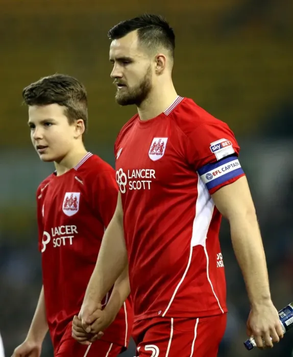 Framed Print : Bristol City's Bailey Wright and Mascot Prepare for Leeds United Clash at Elland Road, 14 / 02 / 2017 Framed Print : Bristol City's Bailey Wright and Mascot Prepare for Leeds United Clash at Elland Road, 14 / 02 / 2017