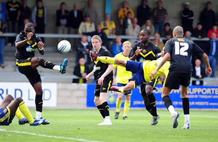 Framed Print : Bristol Citys Bobby Reid goes close with a spectacular effort Framed Print : Bristol Citys Bobby Reid goes close with a spectacular effort
