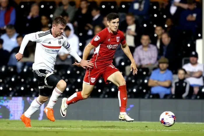 Framed Print : Bristol City's Callum O'Dowda Outruns Fulham's Ryan Tunnicliffe in EFL Cup Clash