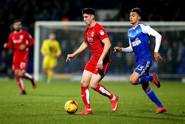 Bristol City's Callum O'Dowda Outruns Ipswich Town's Andre Dozzell during Sky Bet Championship Match