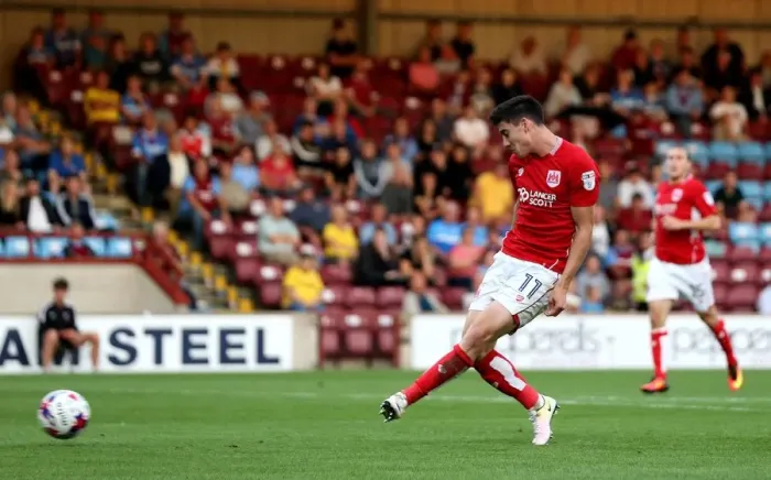 Framed Print : Bristol City's Callum O'Dowda Scores at Glanford Park against Scunthorpe United in EFL Cup