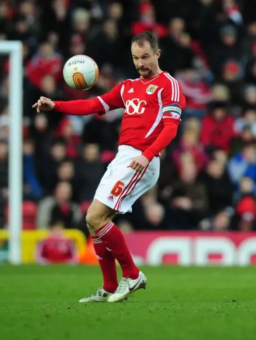 Framed Print : Bristol City's Captain Louis Carey Leads the Way Against Doncaster Rovers (21.01.2012, Championship) Framed Print : Bristol City's Captain Louis Carey Leads the Way Against Doncaster Rovers (21.01.2012, Championship)