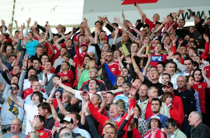 Framed Print : Bristol City's Championship Glory: Derby County vs. Bristol City (30 / 04 / 2011) - Fans Celebrate at the Final Whistle