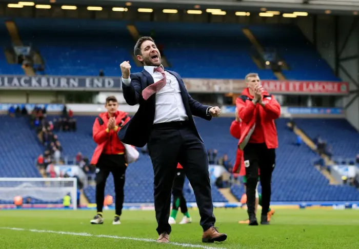Framed Print : Bristol City's Championship Triumph: Lee Johnson's Euphoric Celebration at Blackburn Rovers (April 23, 2016)