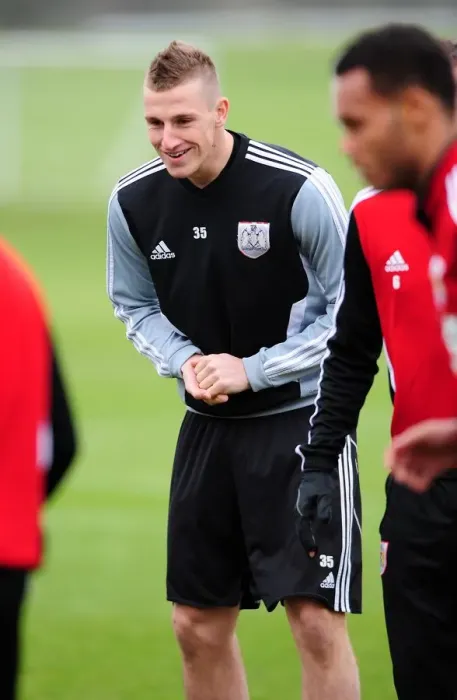 Framed Print : Bristol City's Chris Wood in Training Focus Framed Print : Bristol City's Chris Wood in Training Focus