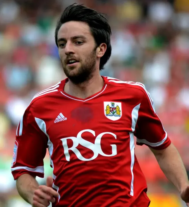 Framed Print : Bristol City's Cole Skuse in Action Against West Brom, Championship Clash at Ashton Gate Stadium (30-07-2011)