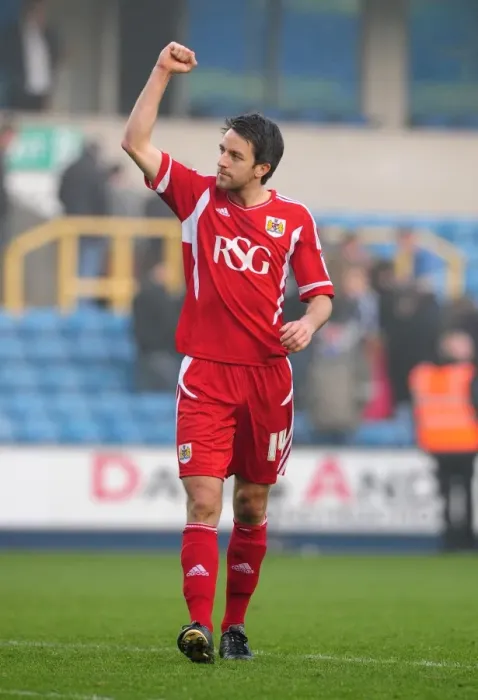 Framed Print : Bristol City's Cole Skuse in Championship Action: Millwall vs. Bristol City at Selhurst Park (Nov. 2011) - Editorial Use Only Framed Print : Bristol City's Cole Skuse in Championship Action: Millwall vs. Bristol City at Selhurst Park (Nov. 2011) - Editorial Use Only
