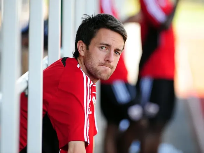 Framed Print : Bristol City's Cole Skuse in Deep Focus: Training Intensity