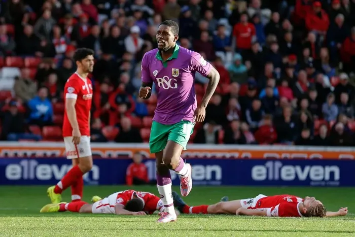 Framed Print : Bristol City's Comeback: Jay Emmanuel-Thomas and Aaron Wilbraham Celebrate Equalizing Goal vs Barnsley, 2014