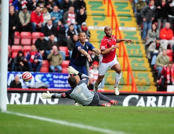 Bristol City's Danny Haynes Narrowly Misses Goal vs. Nottingham Forest (Championship, 03 / 04 / 2010)
