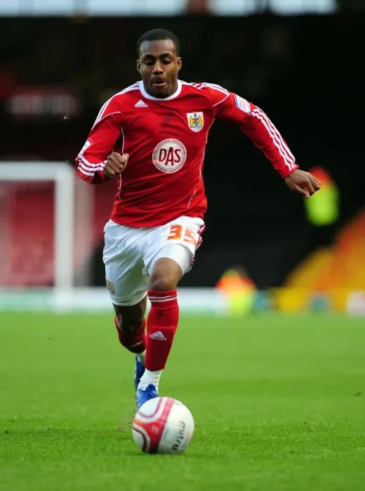 Framed Print : Bristol City's Danny Rose in Action against Preston North End, Championship Match, Ashton Gate Stadium (06 / 11 / 2010)